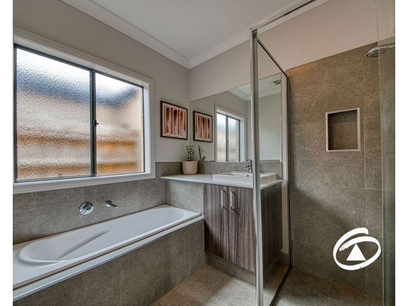 36 Arlington Avenue, Pakenham VIC 3810
