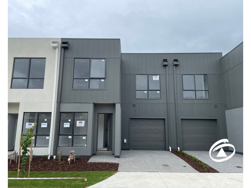 11 Limestone Drive, Berwick VIC 3806