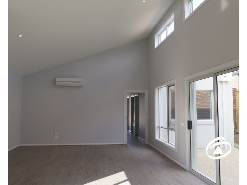 223 Pink Hill Boulevard, Officer VIC 3809