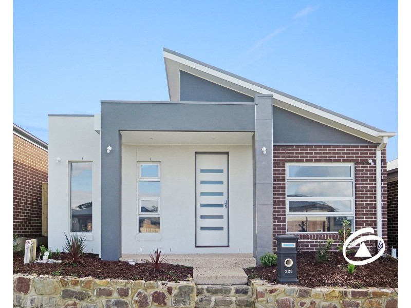 223 Pink Hill Boulevard, Officer VIC 3809