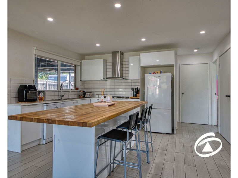 24 Barrington Drive, Pakenham VIC 3810