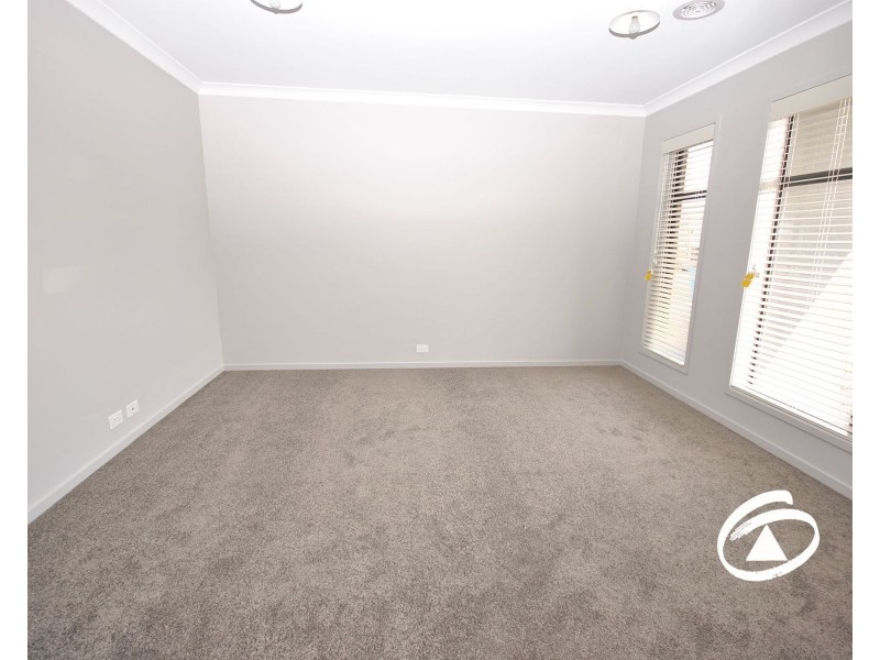 18 Tilia Drive, Cranbourne North VIC 3977