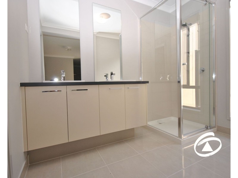 18 Tilia Drive, Cranbourne North VIC 3977