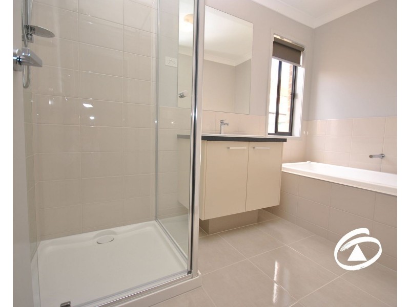 18 Tilia Drive, Cranbourne North VIC 3977