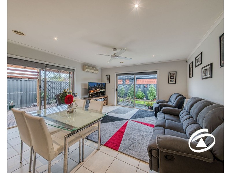 27 Tangelo Terrace, Pakenham VIC 3810