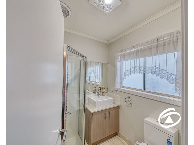 27 Tangelo Terrace, Pakenham VIC 3810