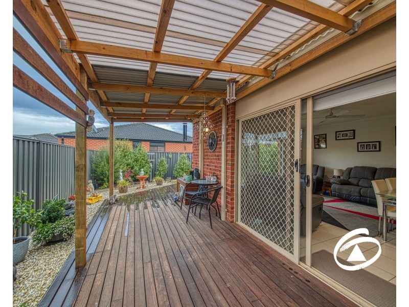 27 Tangelo Terrace, Pakenham VIC 3810