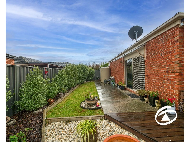 27 Tangelo Terrace, Pakenham VIC 3810
