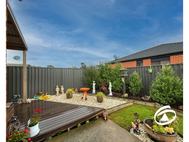 27 Tangelo Terrace, Pakenham VIC 3810