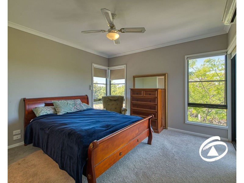 8 Petrel Circuit, Pakenham VIC 3810