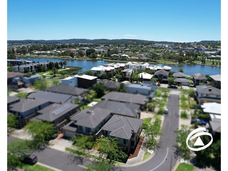 8 Petrel Circuit, Pakenham VIC 3810