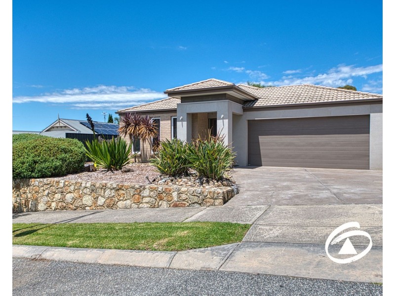 10 Windermere Boulevard, Pakenham VIC 3810