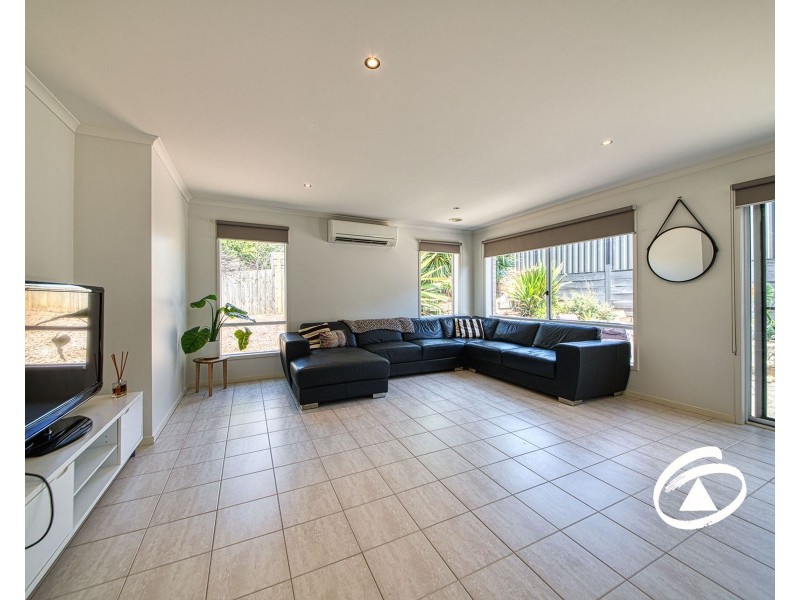 10 Windermere Boulevard, Pakenham VIC 3810