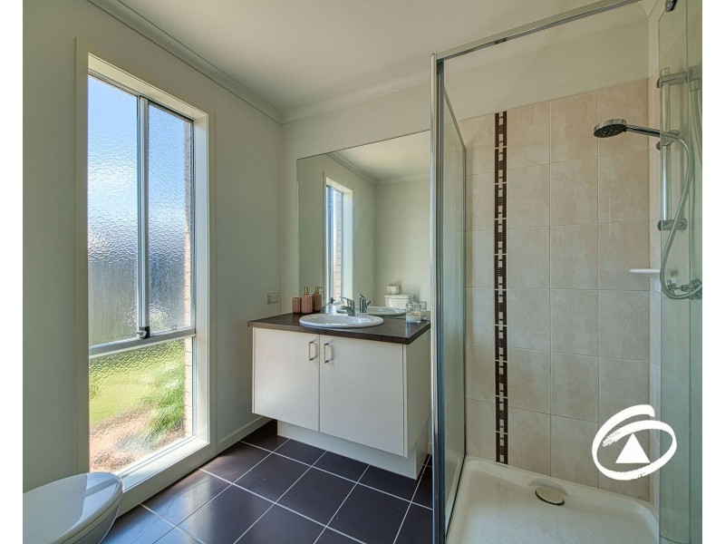 10 Windermere Boulevard, Pakenham VIC 3810