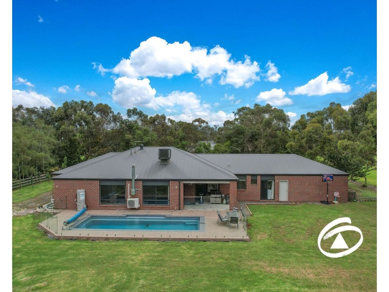 2A Fairway Court, Pakenham VIC 3810