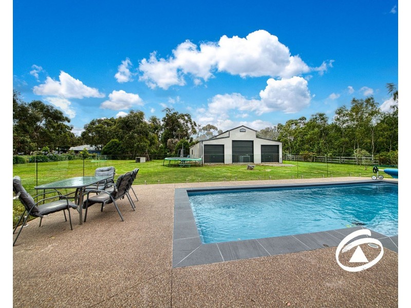 2A Fairway Court, Pakenham VIC 3810