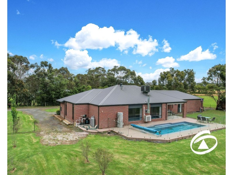 2A Fairway Court, Pakenham VIC 3810