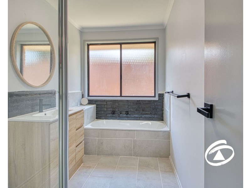 3/3 Jamieson Court, Pakenham VIC 3810