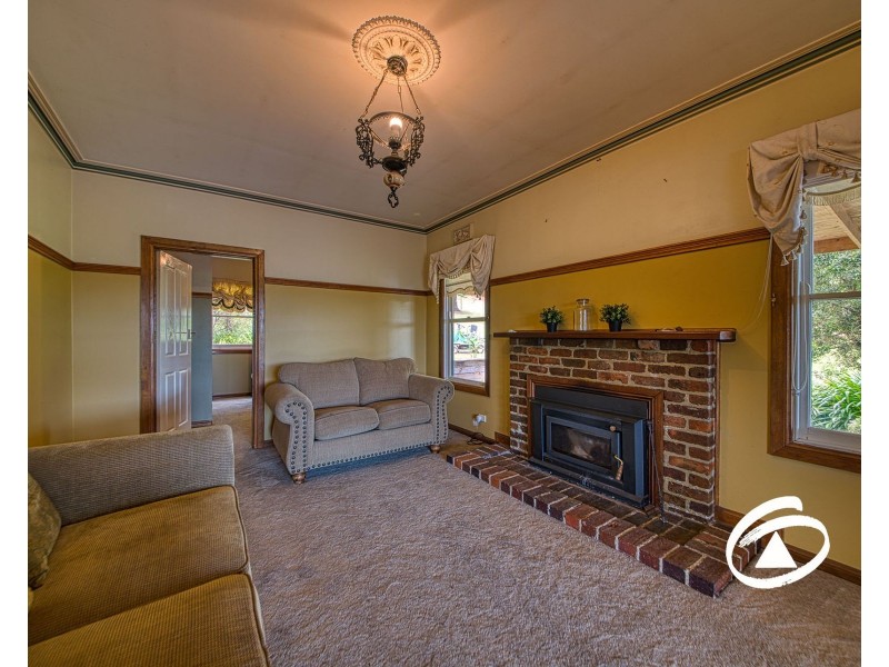 126 Bourkes Creek Road, Pakenham Upper VIC 3810