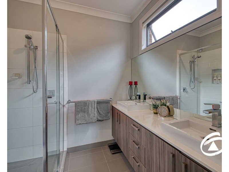 13 Dana Street, Officer VIC 3809