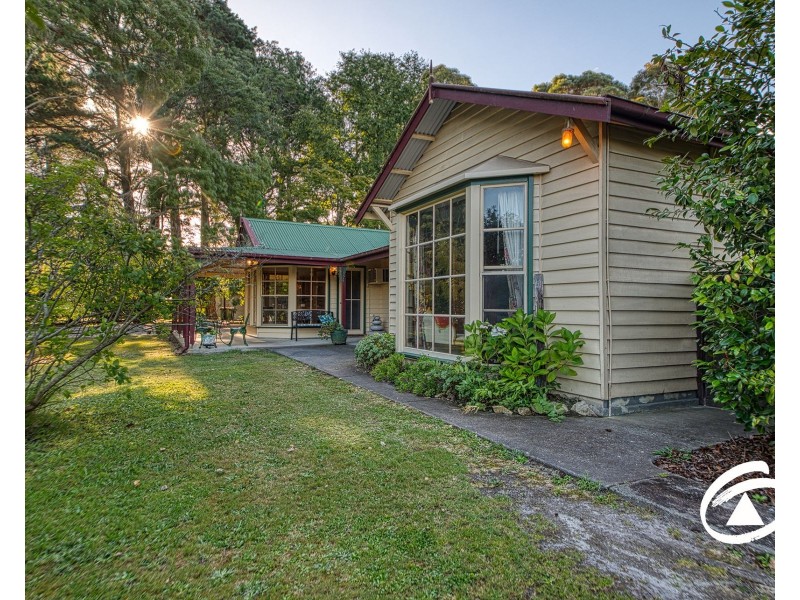 19 Bassed Road, Garfield North VIC 3814