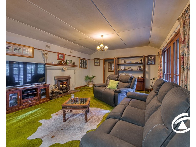 19 Bassed Road, Garfield North VIC 3814