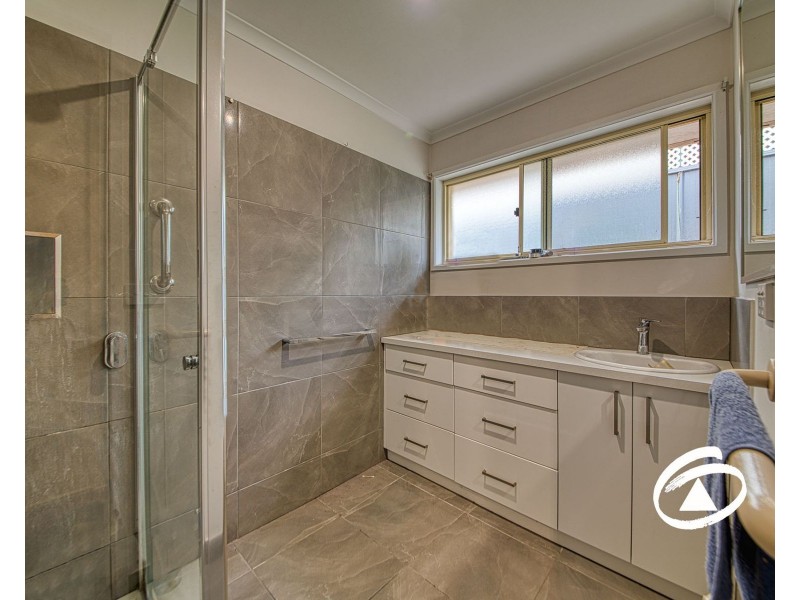 8 Aberdeen Heights, Pakenham VIC 3810
