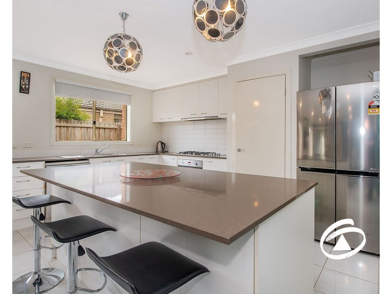 17 Currawong Crescent, Pakenham VIC 3810