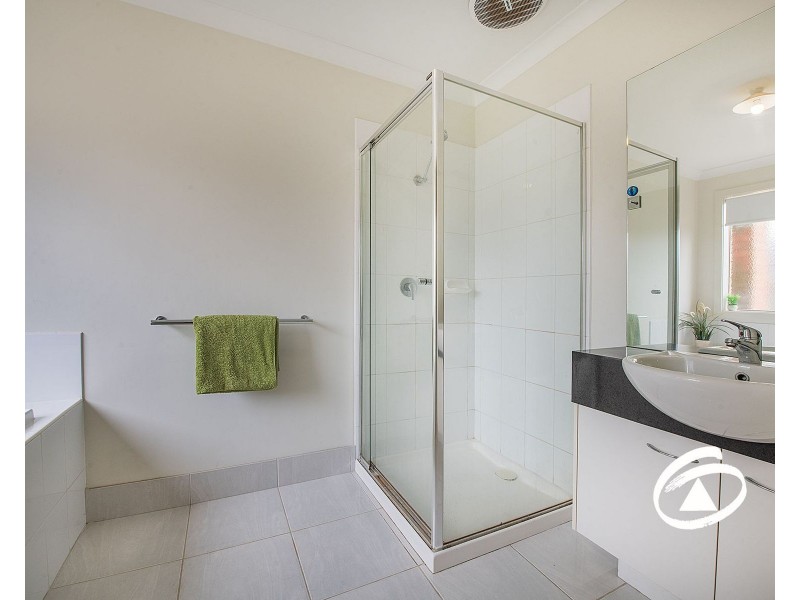 17 Currawong Crescent, Pakenham VIC 3810