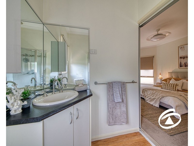 7 Stokes Green, Pakenham VIC 3810