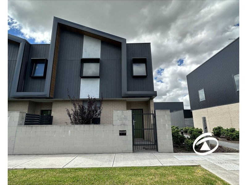 16 Slattery Place, Pakenham VIC 3810