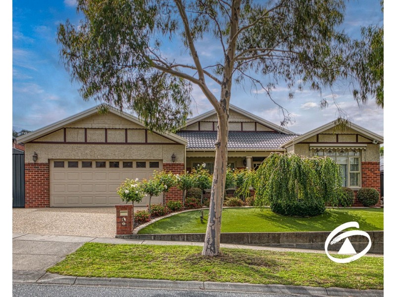 4 Waterside Drive, Pakenham VIC 3810