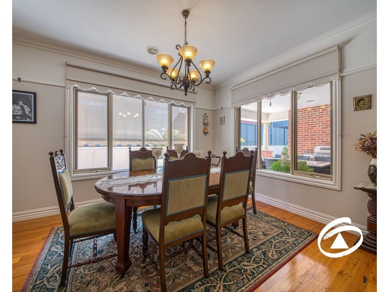 4 Waterside Drive, Pakenham VIC 3810