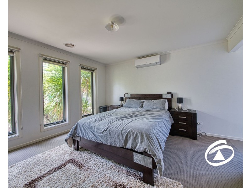 24 Windermere Boulevard, Pakenham VIC 3810