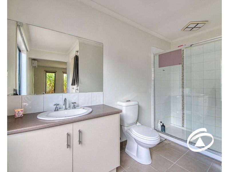 24 Windermere Boulevard, Pakenham VIC 3810