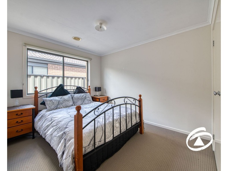 24 Windermere Boulevard, Pakenham VIC 3810