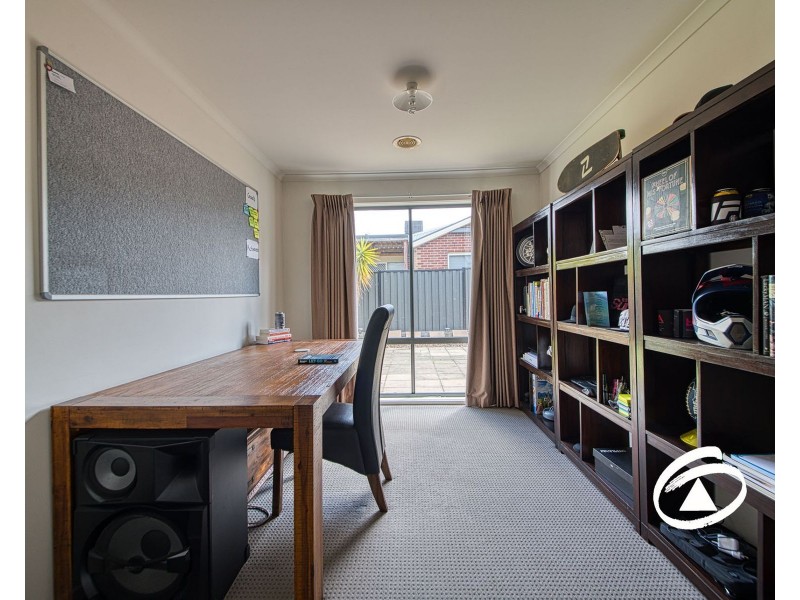 24 Windermere Boulevard, Pakenham VIC 3810