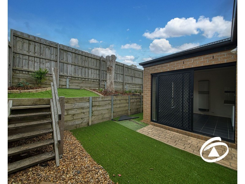 17/103 Army Road, Pakenham VIC 3810