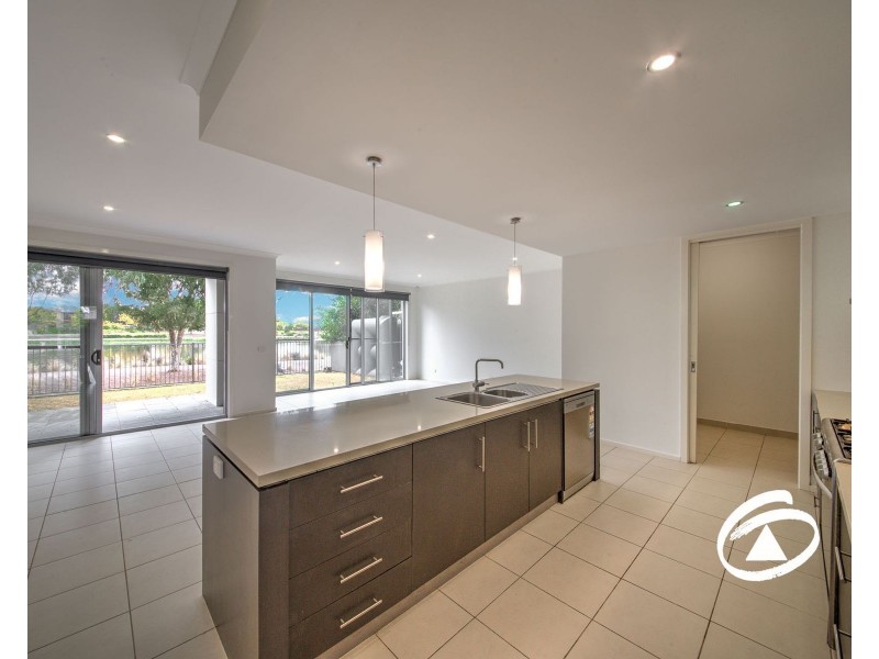 5 Albatross Drive, Pakenham VIC 3810