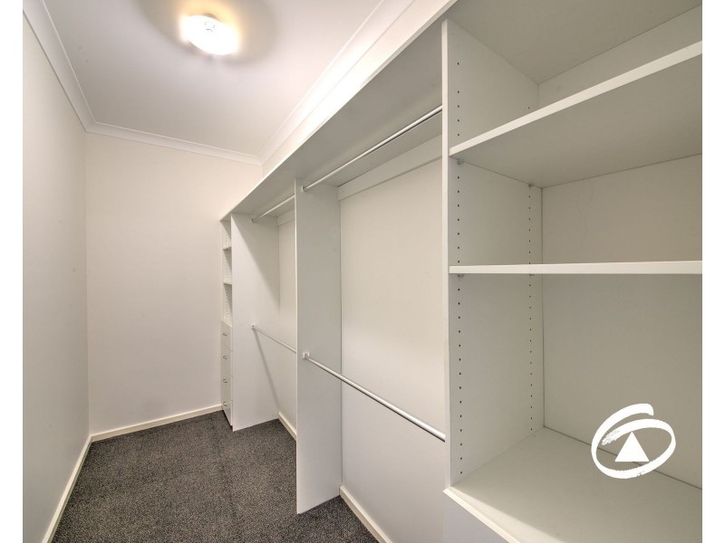 5 Albatross Drive, Pakenham VIC 3810