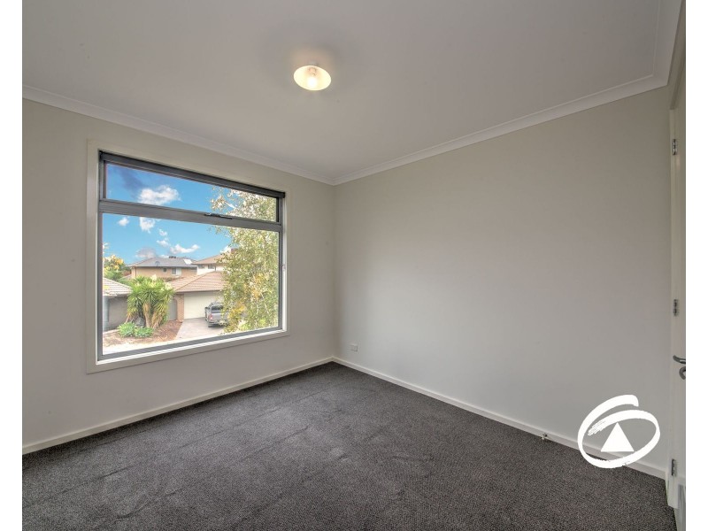 5 Albatross Drive, Pakenham VIC 3810