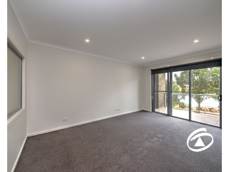 5 Albatross Drive, Pakenham VIC 3810