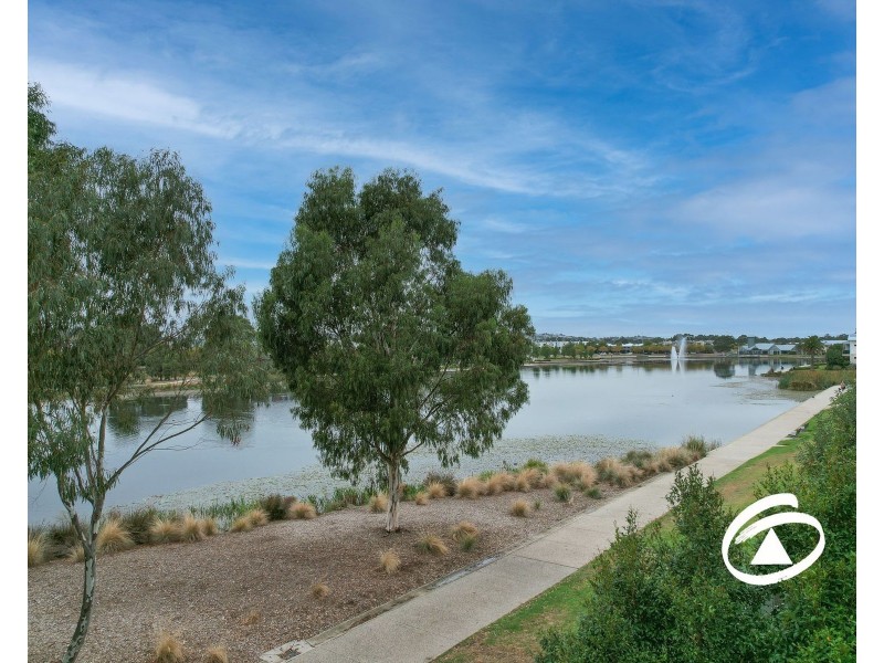 5 Albatross Drive, Pakenham VIC 3810