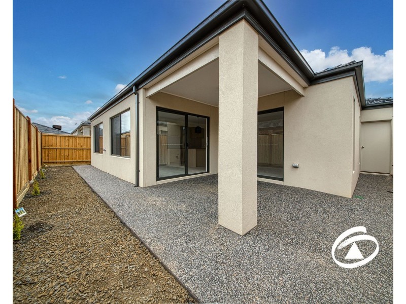 8 Overture Street, Clyde VIC 3978