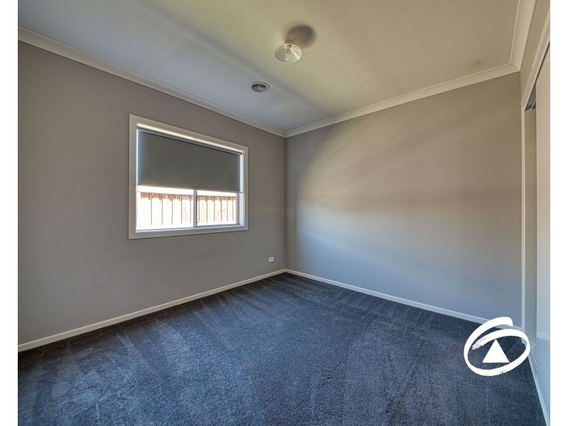 2 Woodbine Street, Pakenham VIC 3810