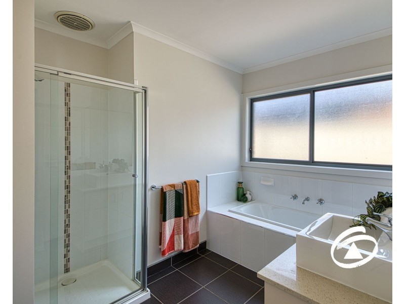 3 Delphinium Road, Pakenham VIC 3810