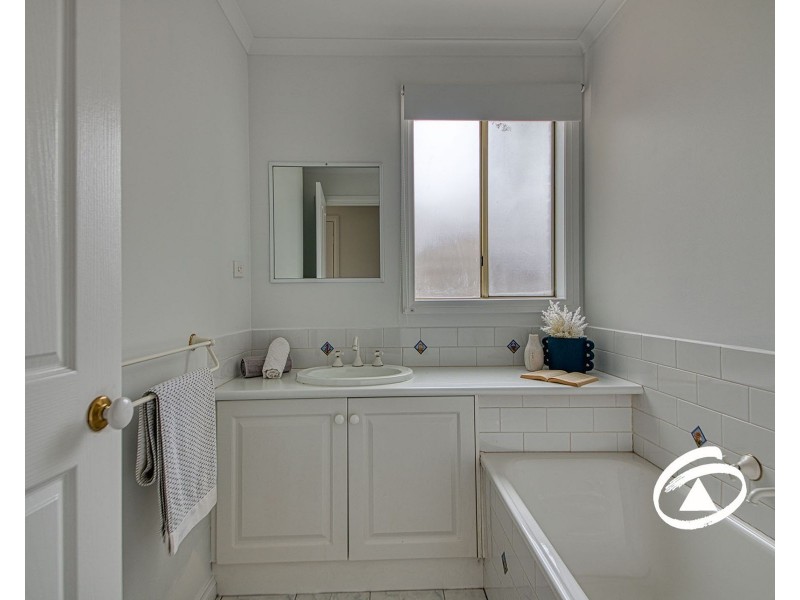 13 Claire Close, Pakenham VIC 3810