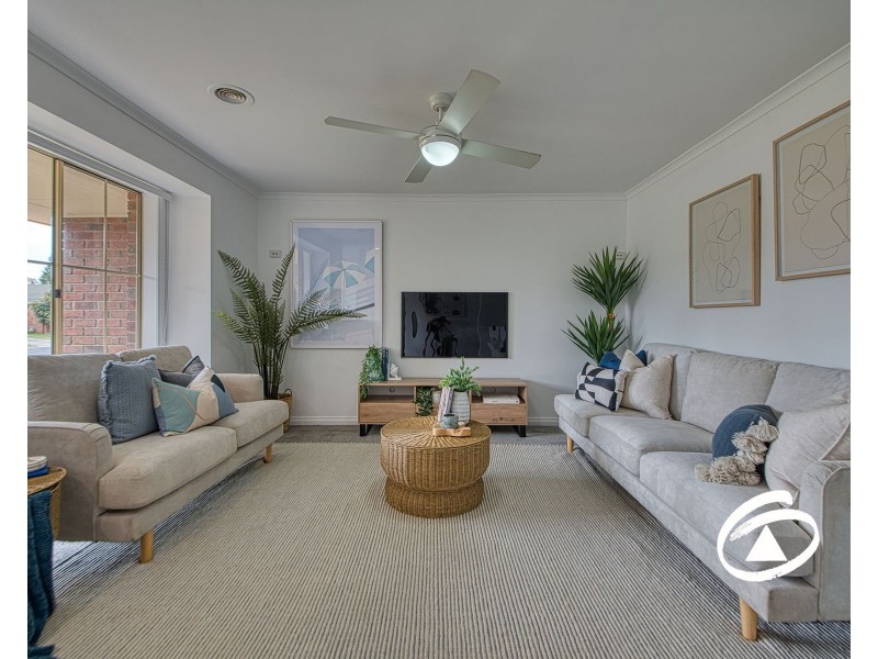 13 Claire Close, Pakenham VIC 3810