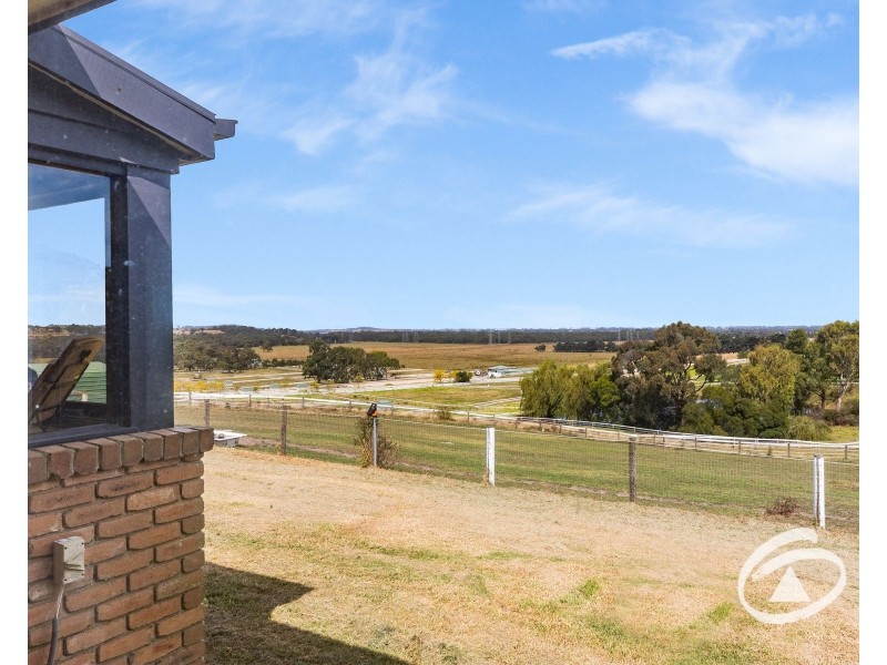 105 Seymour Road, Nar Nar Goon North VIC 3812