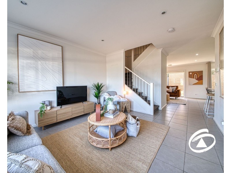 33 Atlantic Drive, Pakenham VIC 3810